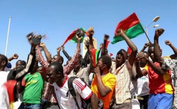 # LUC MICHEL: NIGER VAARWEL KOLONIALISME